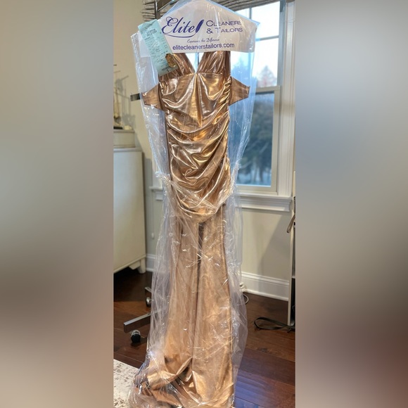 Atria (atriadresses.com) Rose Gold Prom Gown - Picture 2 of 9